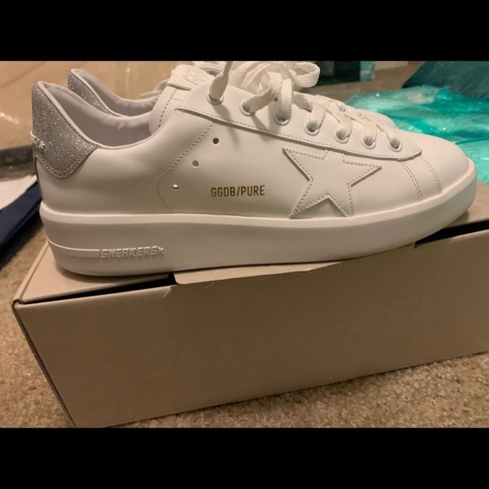 ⭐️ GOLDEN GOOSE SIZE 40 ⭐️
